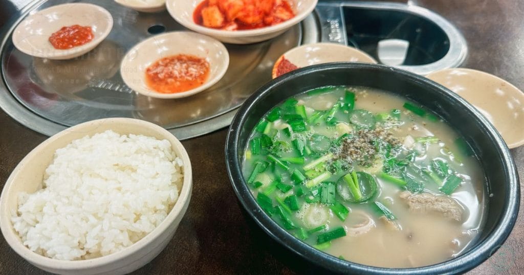 韓国・清州の새가덕순대(セガドクスンデ)の따로국밥(タロクッパ)