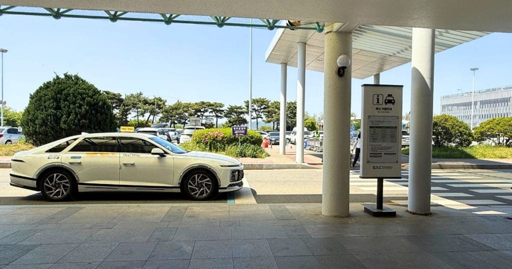 韓国・清州空港1階、タクシー乗り場