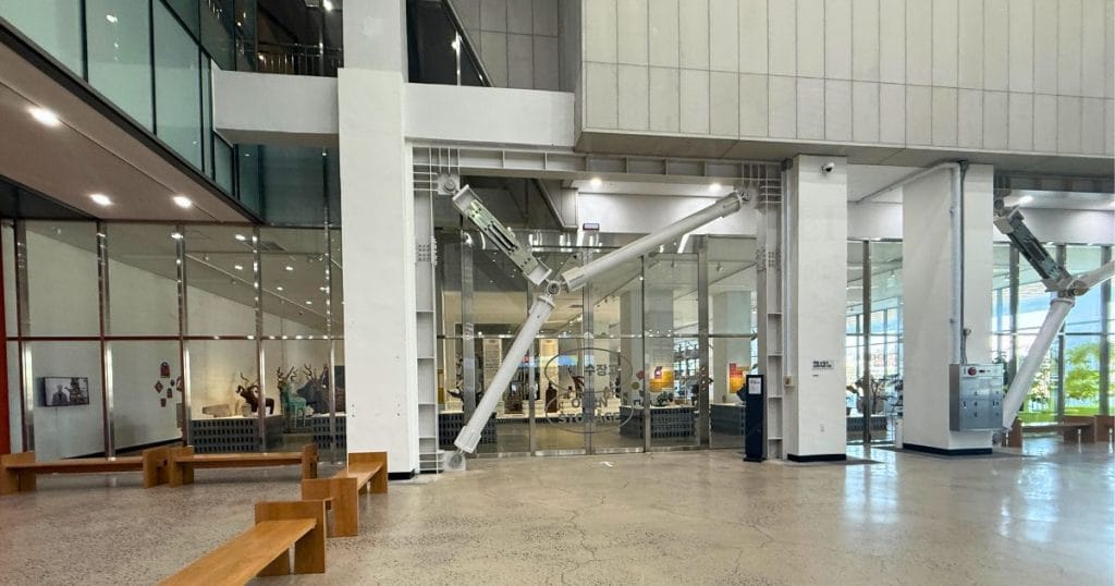 韓国・清州の美術館、国立現代美術館 清州の1階展示室　入口