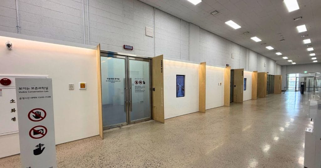 韓国・清州の美術館、国立現代美術館 清州の3階　美術材料室の写真2