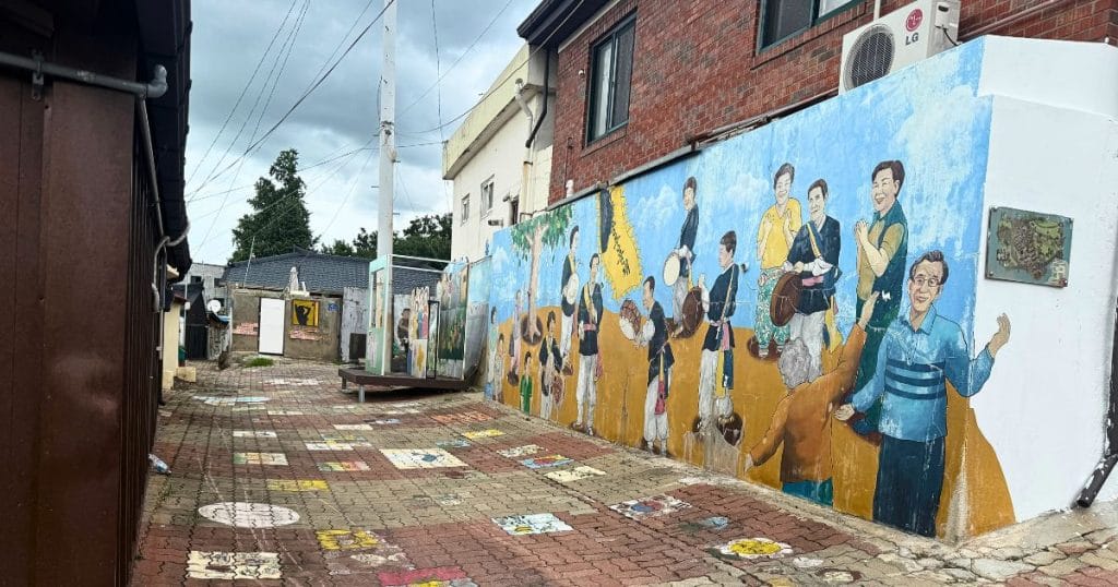韓国・清州市のスアムゴル壁画2
出典：清州とことこナナル（みそもち）