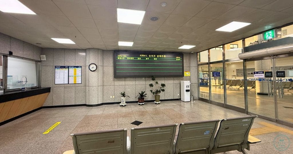 韓国・清州の清州駅の待合室
