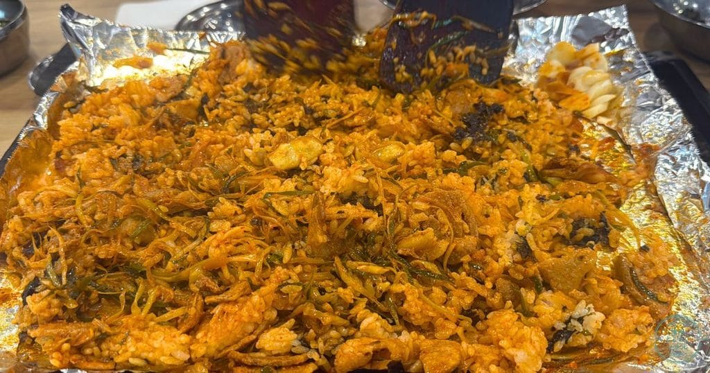 韓国・清州の食堂、봉용불고기(ボンヨンプルコギ)の炒めご飯の作り方2