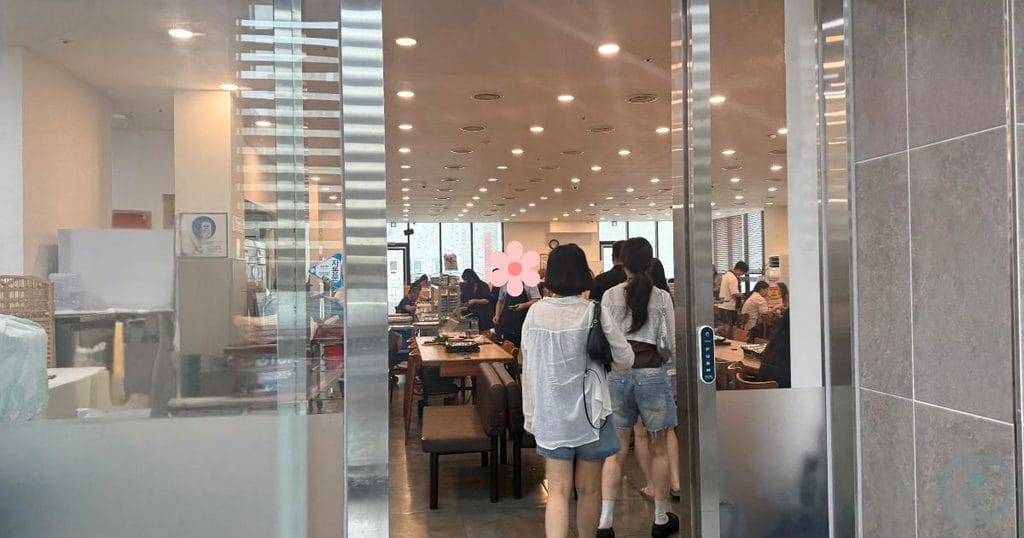韓国・清州の食堂、봉용불고기(ボンヨンプルコギ)の店内1